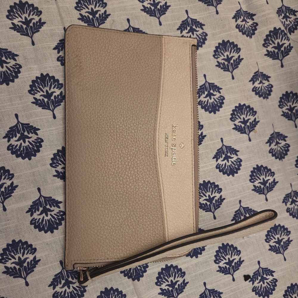 Kate Spade Cream Wristlet Wallet
